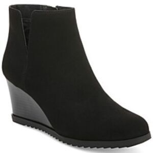 Lucky Brand Yabba Black Suede Wedge Booties Sz 8